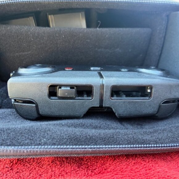 DJI Mavic Air Fly More Combo Arctic White with 2 batteries and extra 6 propels - Picture 13 of 16